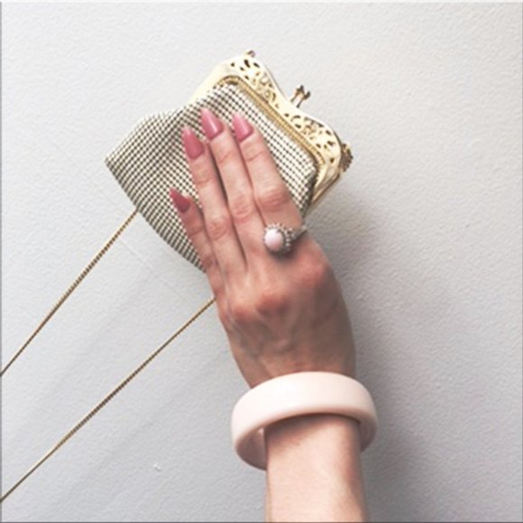 White Metal Mesh Bag Small Purse Vintage Accessory Pretty Gift - Picture 1 of 7